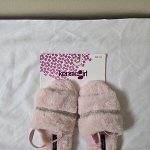 Kensie Girl Blush Furry Slippers